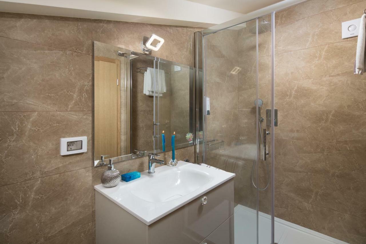 Valdibora Sea View Residence Ровинь Экстерьер фото